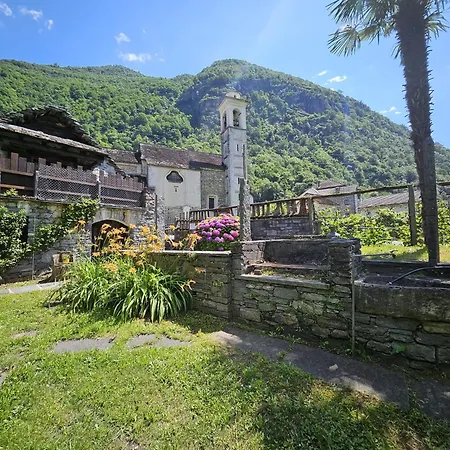 Rustico La Rocca By Fewotessin